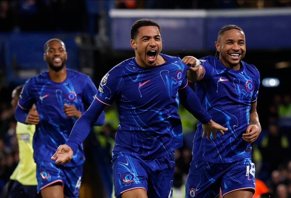 切尔西主场大捷，球员赛后激动庆祝胜利，运行更新今天.开云体育登录